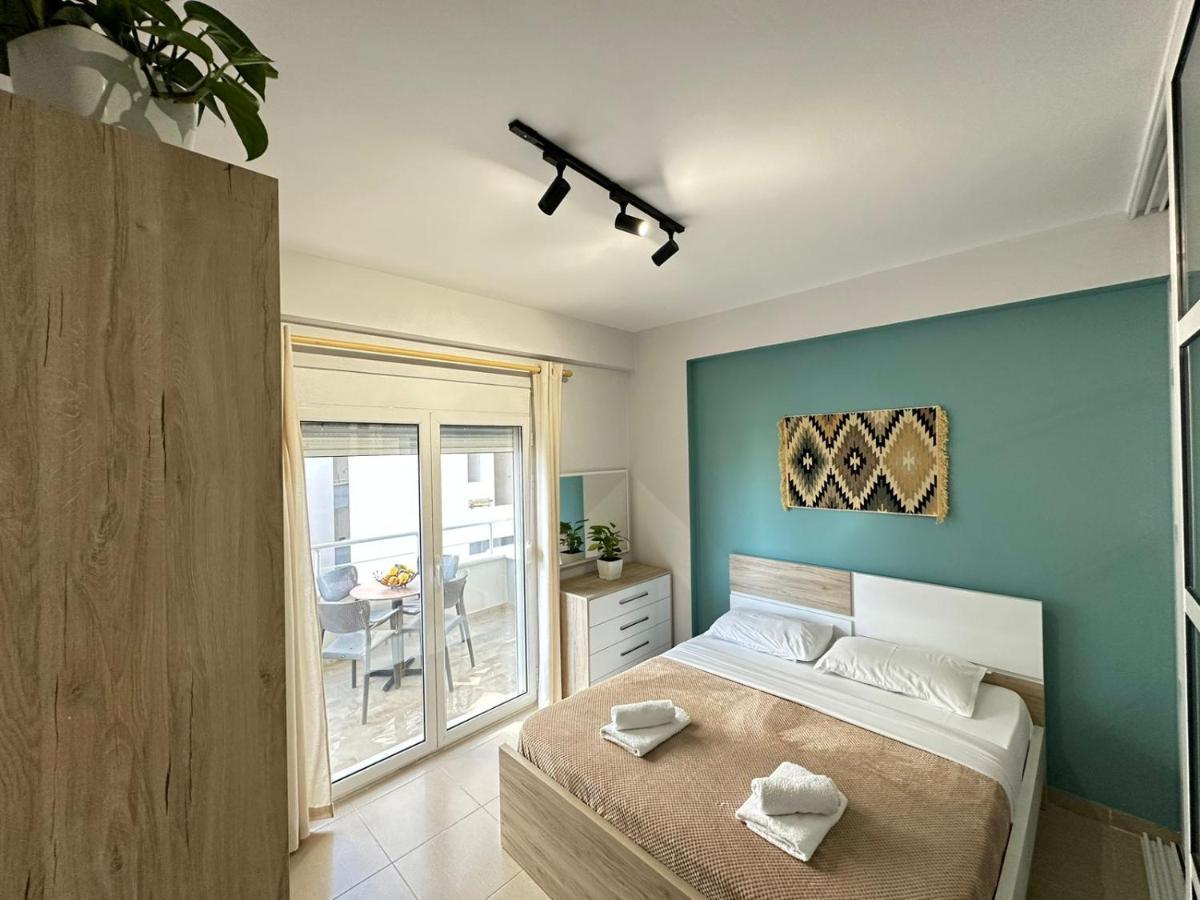Trea Accomodations - On Private Beach With Sunbed & Umbrella Vlore Ngoại thất bức ảnh