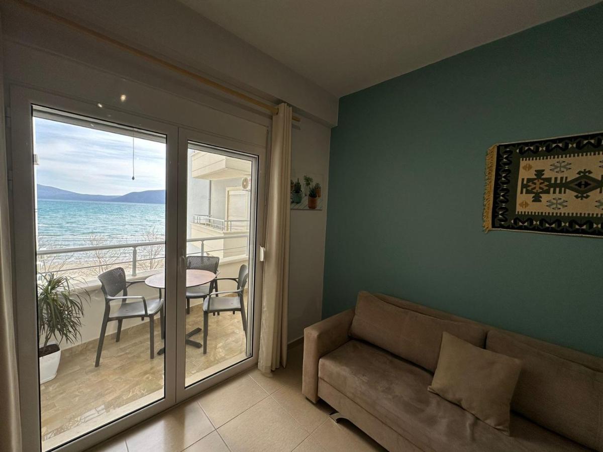 Trea Accomodations - On Private Beach With Sunbed & Umbrella Vlore Ngoại thất bức ảnh
