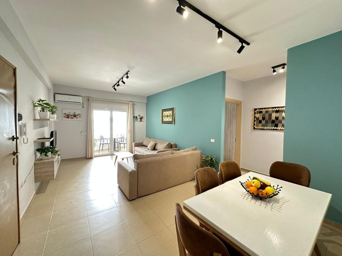 Trea Accomodations - On Private Beach With Sunbed & Umbrella Vlore Ngoại thất bức ảnh
