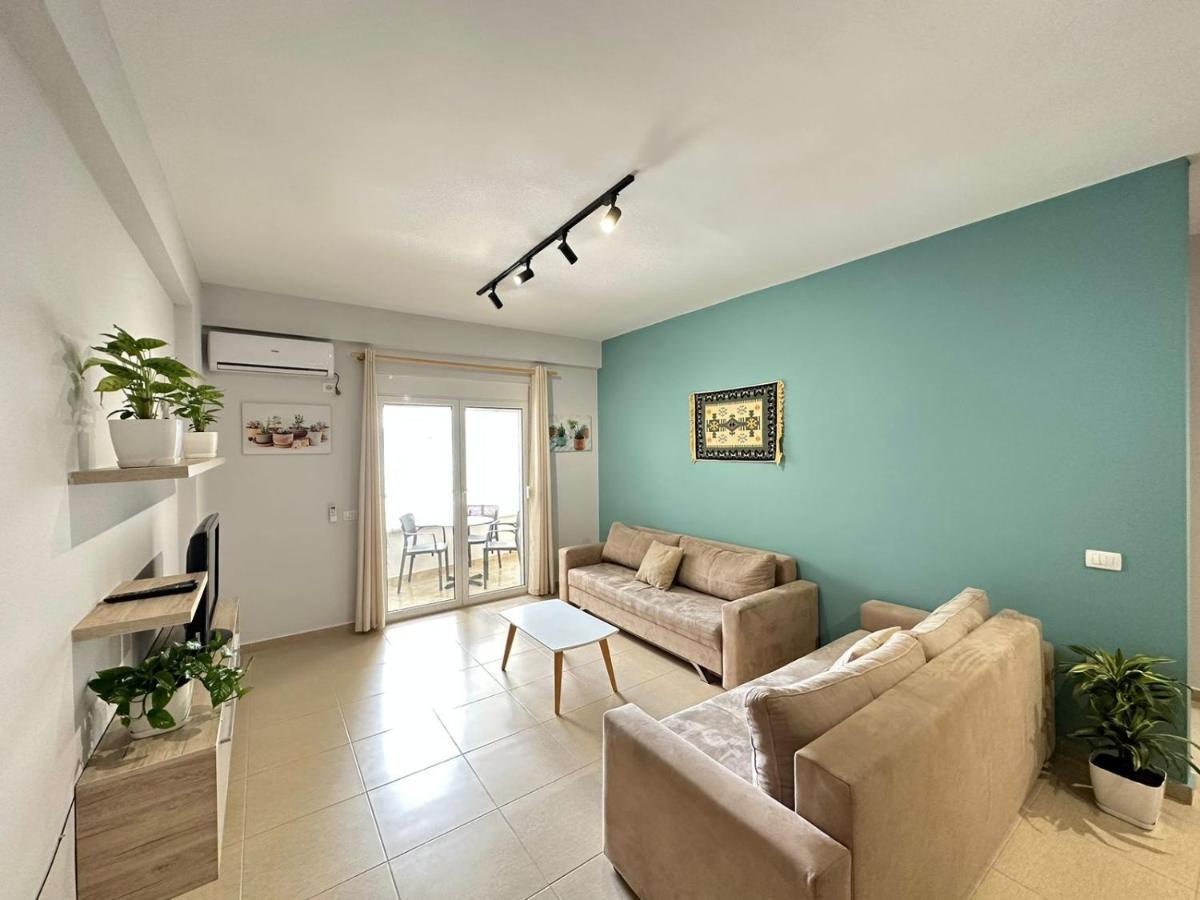 Trea Accomodations - On Private Beach With Sunbed & Umbrella Vlore Ngoại thất bức ảnh
